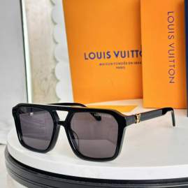 Picture of Louis Vuitton Sunglasses _SKUfw76720992fw